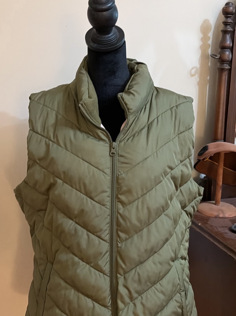 Olive Quilted Puffer Vest - Women's Sleeveless Jacket